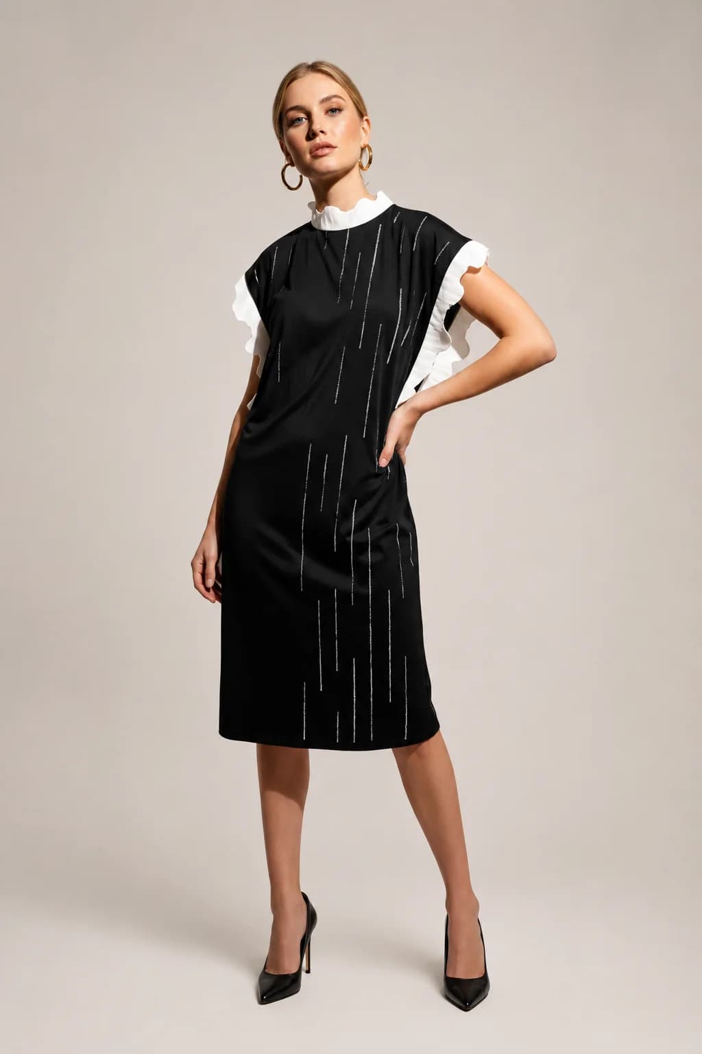 Slash run dress black
